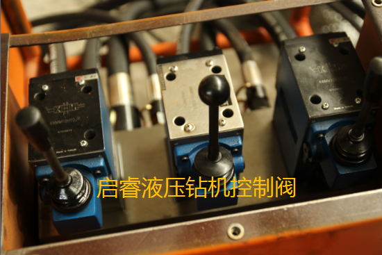 架柱式液壓回轉鉆機：聽著復雜，用著簡單